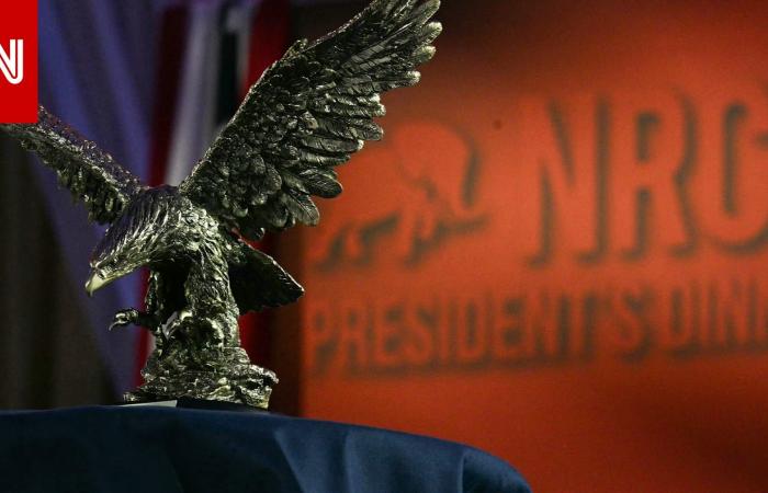 متابعة: صنعت خصيصًا له.. الجمهوريون يستحدثون جائزة جديدة ويمنحونها لترامب