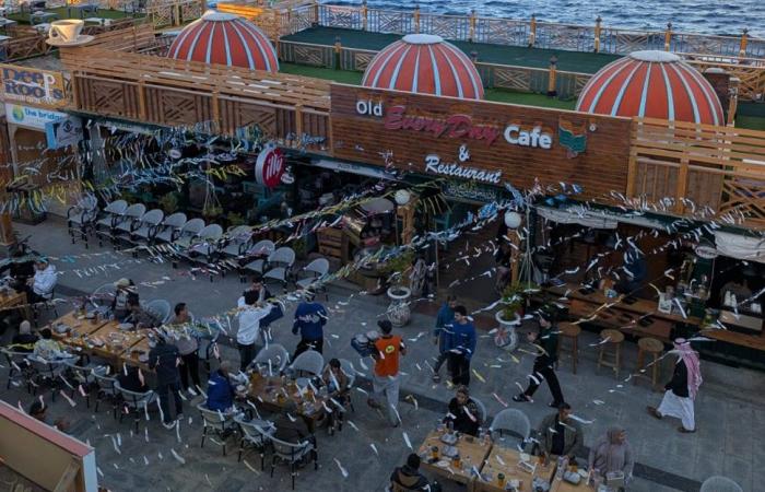 الحكومة
      المصرية
      توسّع
      استثناءات
      قرار
      «الإغلاق
      المبكر»