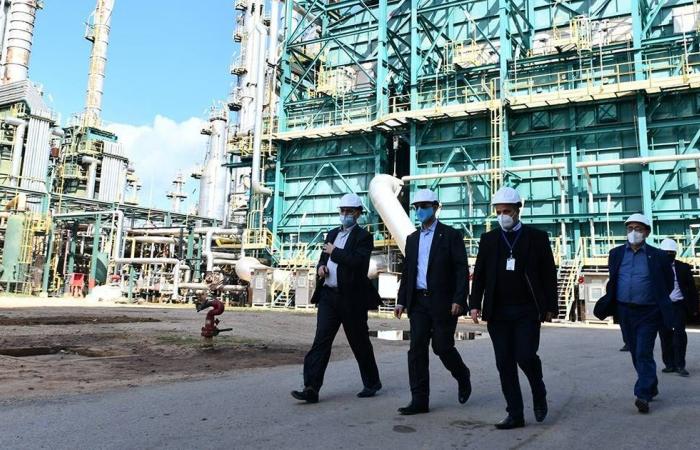 الغاز
      الجزائري...
      بين
      تهافت
      العواصم
      الأوروبية
      ومحدودية
      الإمدادات