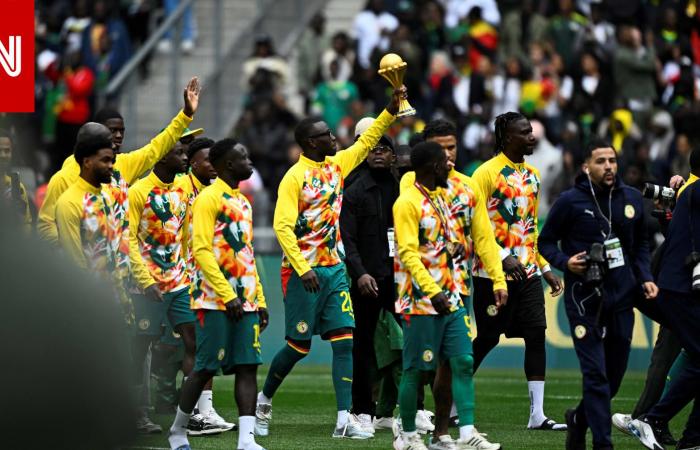 متابعة: رغم تجريدها من اللقب.. السنغال تحتفل بكأس إفريقيا خلال لقاء بيرو