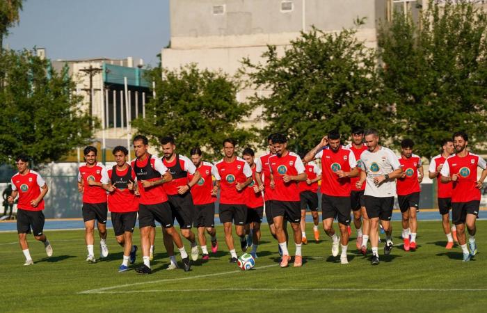 بلوزداد
      يوقف
      مدربه
      ويعاقب
      لاعبيه
      قبل
      مواجهة
      الزمالك