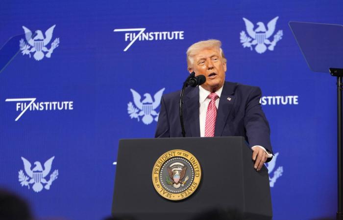 ترمب:
      إيران
      تسعى
      للتفاوض
      وأميركا
      أعادت
      رسم
      موازين
      القوة