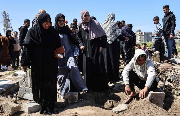 دمار
      الحربين
      يثقل
      كاهل
      الدولة
      اللبنانية