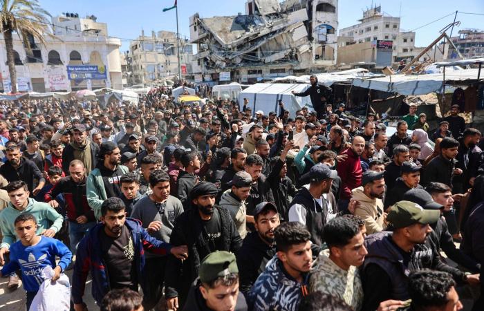 دمار
      الحربين
      يثقل
      كاهل
      الدولة
      اللبنانية