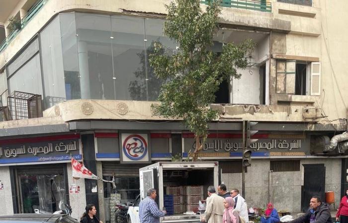 قرارات
      «الإغلاق
      المبكّر»
      بمصر
      تُدخل
      عُمال
      المساء
      في
      «دائرة
      الخطر»