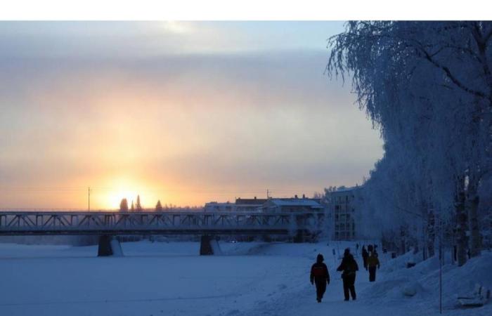 الجليد البحري في القطب الشمالي يسجل أحد أدنى مستوياته التاريخية