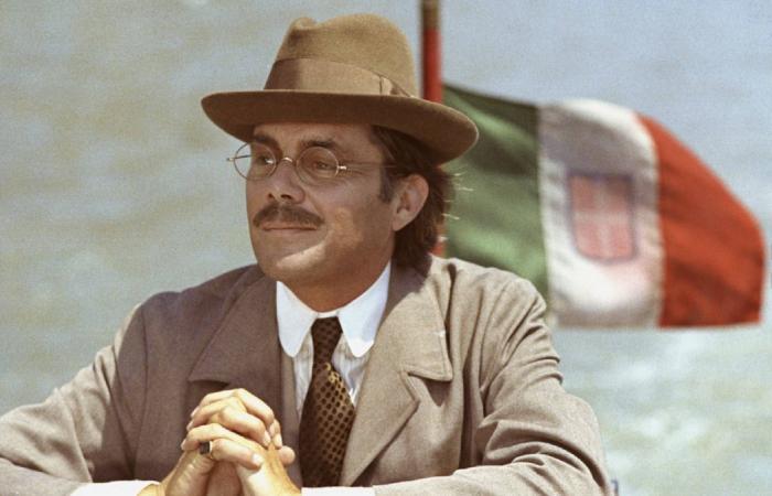 لوكينو
      ڤيسكونتي...
      الوجه
      الأول
      للواقعية
      الجديدة