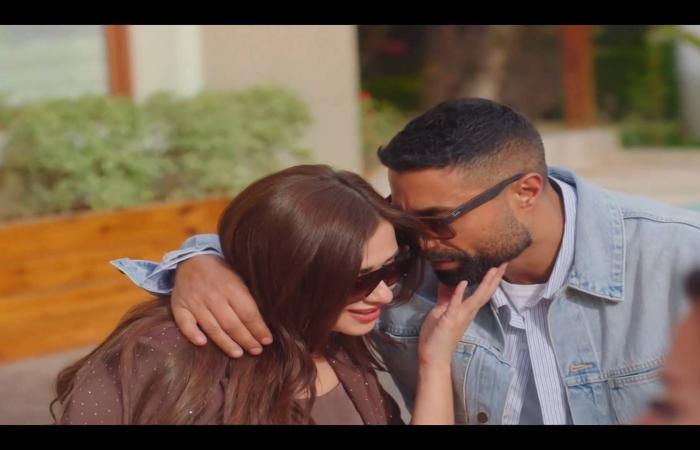 عمرو
      محمود
      ياسين:
      عصر
      المنافسة
      الفنية
      الشريفة
      انتهى