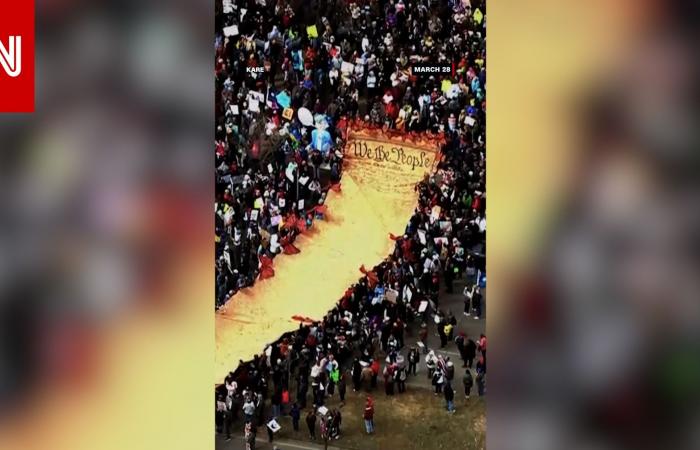 متابعة: "لقد طفح الكيل".. احتجاجات "لا ملوك" ضد إدارة ترامب تجتاح مدن أمريكا