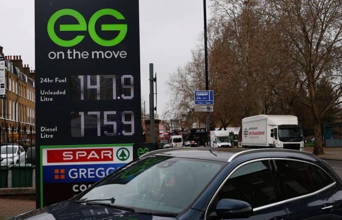 دعم
      لوجستي...
      السعودية
      تمدِّد
      إعفاء
      الحاويات
      في
      ميناء
      الملك
      عبد
      العزيز
      والجبيل
      التجاري