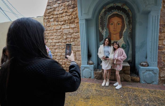 إسرائيل
      تفتتح
      مسار
      توغل
      جديداً
      من
      سوريا
      إلى
      لبنان
      عبر
      جبل
      الشيخ