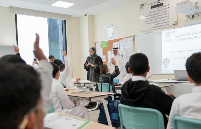 وزيرة التربية والتعليم تتفقد عدداً من المدارس مع انتظام الدراسة الحضورية