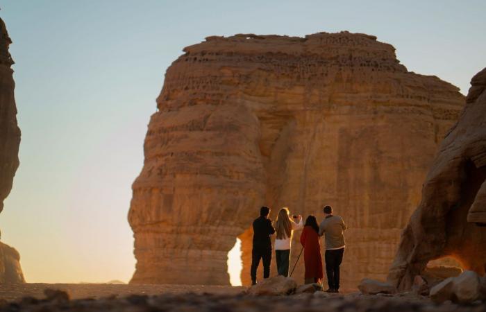 القطاع
      الخاص
      يقود
      قاطرة
      الاستثمار
      السياحي
      في
      السعودية
      بـ58
      مليار
      دولار