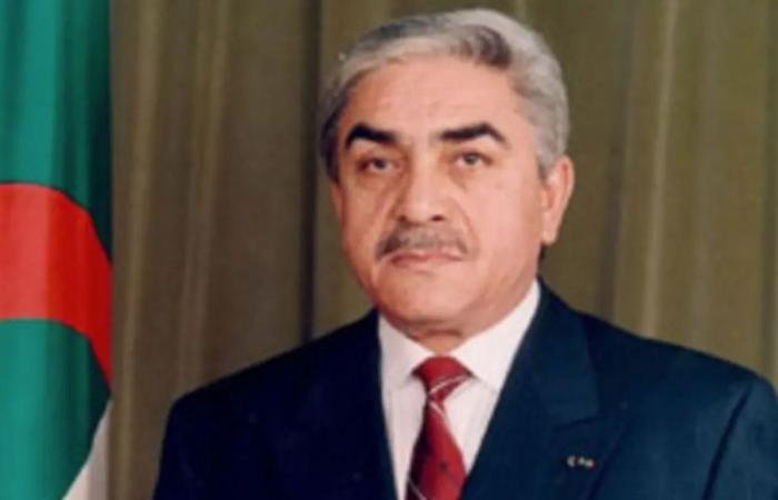 الرئاسة الجزائرية تعلن وفاة الرئيس الأسبق اليامين زروال