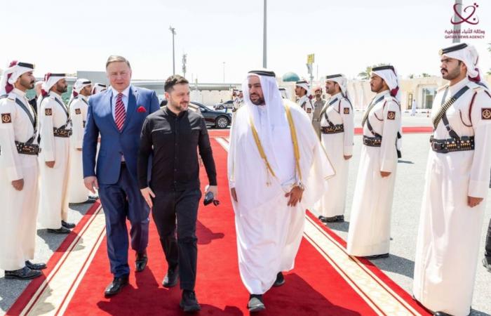 الرئيس الأوكراني يغادر الدوحة