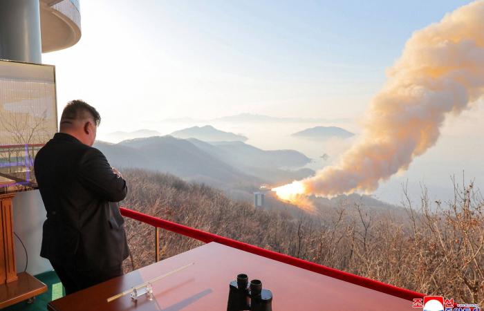 كوريا
      الشمالية
      تختبر
      محركاً
      صاروخياً
      قادراً
      على
      بلوغ
      الأراضي
      الأميركية