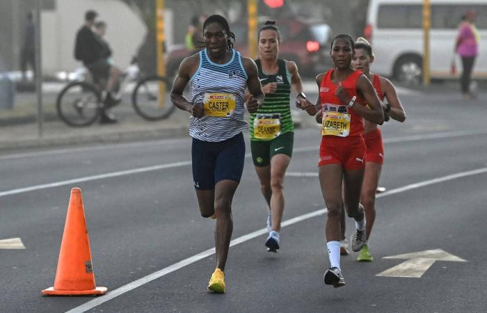 اختبارات
      الأنوثة
      في
      الأولمبياد:
      سيمينيا
      تندّد
      بـ«نقص
      احترام
      للنساء»