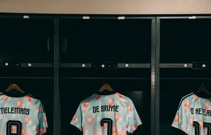 نقل
      لوتشيسكو
      مدرب
      رومانيا
      للمستشفى
      بعد
      إصابته
      بوعكة
      صحية