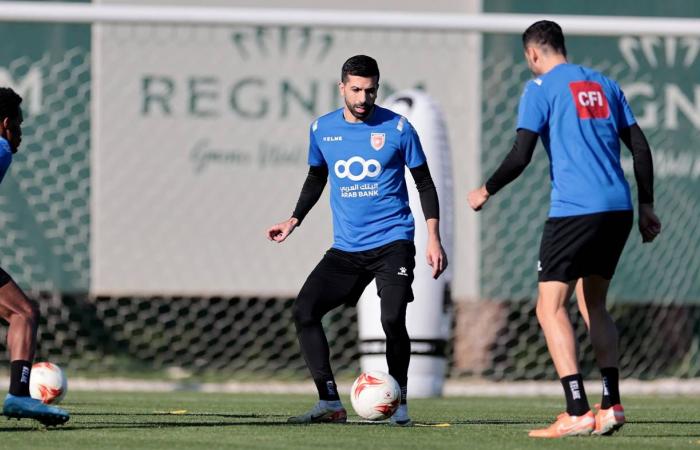 ممثلو
      العرب
      في
      المونديال
      يضعون
      اللمسات
      قبل
      الأخيرة
      بوديات
      صعبة