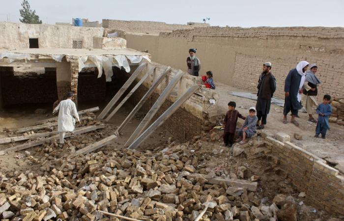 45
      قتيلاً
      على
      الأقل
      جراء
      أمطار
      وعواصف
      في
      أفغانستان
      وباكستان