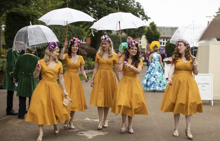 طقس "بريطانيا" الكئيب.. كيف تحول إلى عامل سياحي جذاب؟