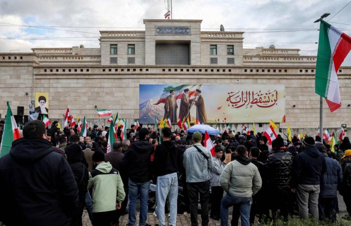 إسرائيل
      تعلن
      قتل
      قادة
      بارزين
      في
      «حزب
      الله»