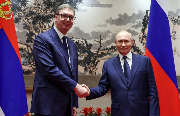 فرنسا
      تحقق
      باحتمال
      ضلوع
      إيران
      بهجوم
      قنبلة
      أُحبط
      خارج
      مصرف
      أميركي