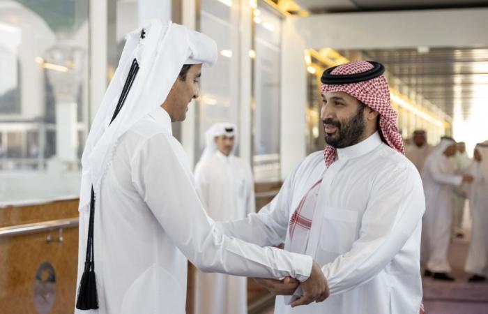 سمو الأمير يغادر جدة