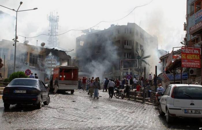 مخابرات
      تركيا
      وسوريا
      توقعان
      بمختطِف
      قائدَين
      كبيرين
      في
      «الجيش
      السوري
      الحر»