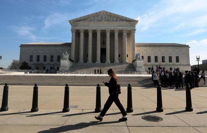 ترمب
      يستحضر
      حكماً
      عمره
      150
      عاماً
      لإنهاء
      «حق
      المواطنة
      بالولادة»