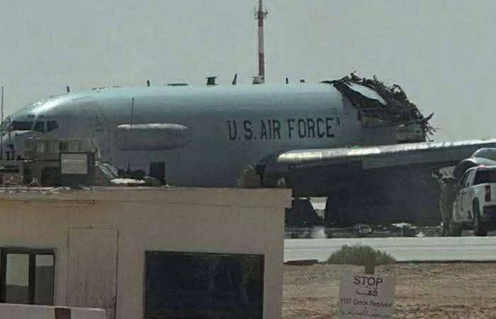 صور متداولة تظهر طائرة رادار أمريكية مُتضررة جراء ضربة إيرانية بالسعودية