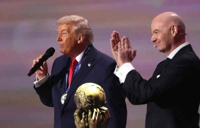 إنفانتينو يتمسك بمشاركة إيران في كأس العالم 2026