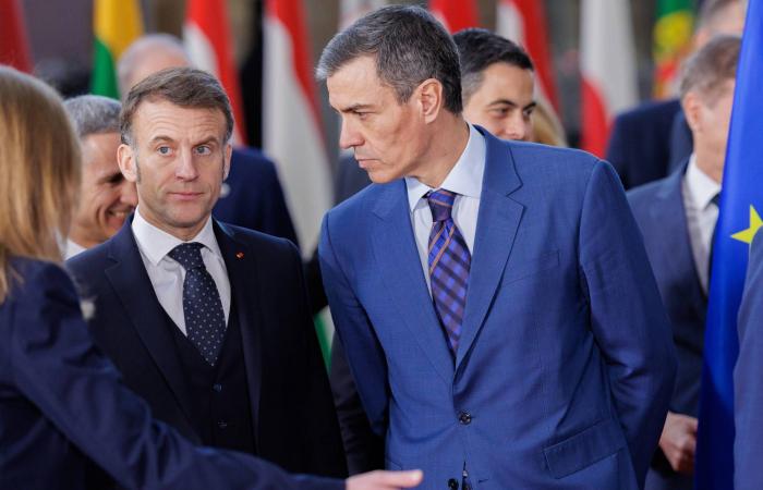 المفوضية
      الفرنسية
      تفتح
      تحقيقاً
      في
      خطط
      لدعم
      مفاعلات
      نووية
      فرنسية
      بالمليارات