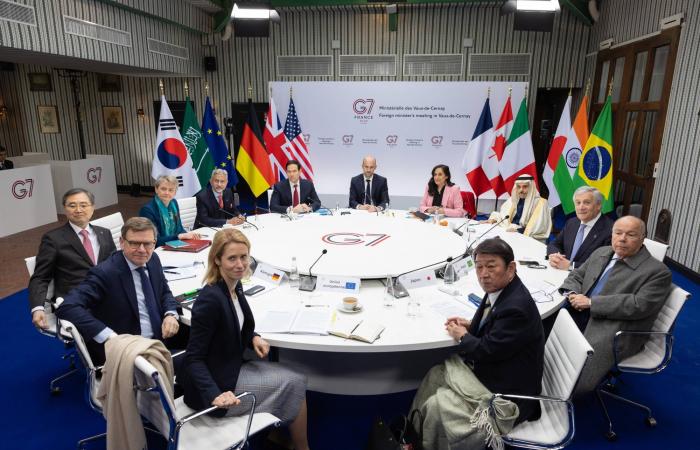 المفوضية
      الفرنسية
      تفتح
      تحقيقاً
      في
      خطط
      لدعم
      مفاعلات
      نووية
      فرنسية
      بالمليارات