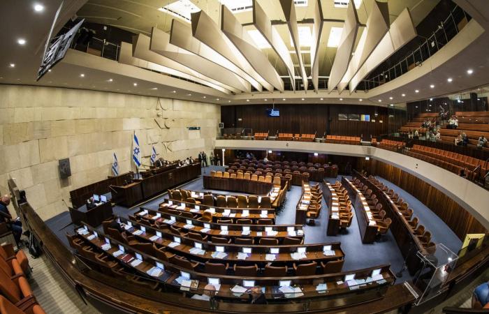 «الأونروا»
      تطالب
      بالتحقيق
      في
      مقتل
      390
      من
      موظفيها
      خلال
      حرب
      غزة