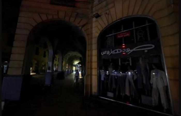 مصر.. إدارة الأزمات توصي بتعليق إغلاق المحال والمراكز التجارية ليلاً لمدة أسبوع