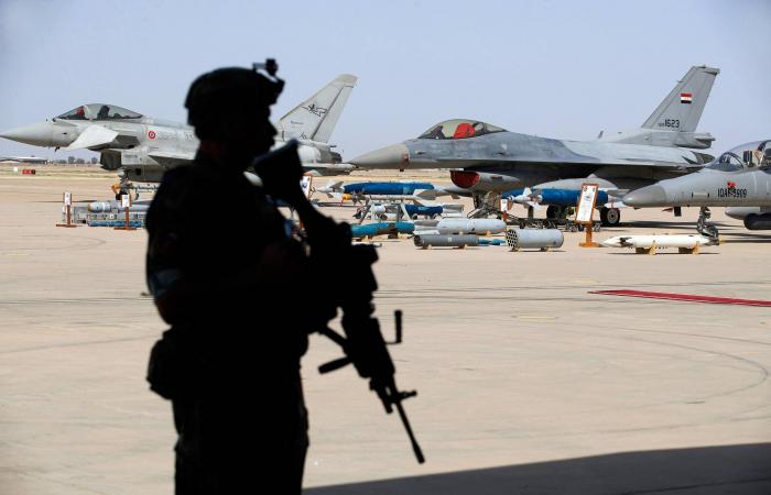 حصار
      قاعدة
      «بلد»…
      تمرين
      «القيامة»
      في
      العراق