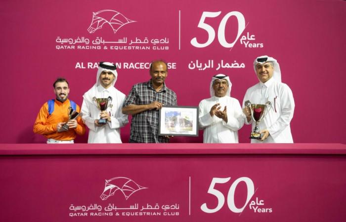 الجواد "دباوي سبكتر" يفوز بكأس الجساسية للخيل المهجنة الأصيلة
