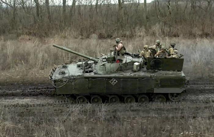 موسكو
      تعلن
      «سيطرة
      كاملة»
      في
      لوغانسك
      وتؤكد
      تقدم
      قواتها
      «على
      كل
      الجبهات»