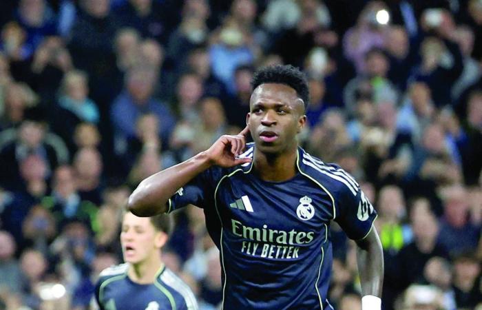 أفضل
      10
      أجنحة
      في
      عالم
      كرة
      القدم
      الآن