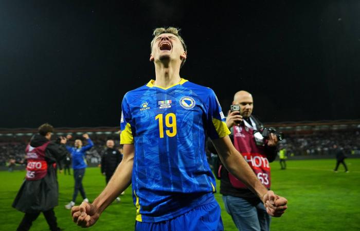 غيهي
      يدعو
      إلى
      «التكاتف»
      بعد
      خسارة
      إنجلترا
      أمام
      اليابان
      ودياً