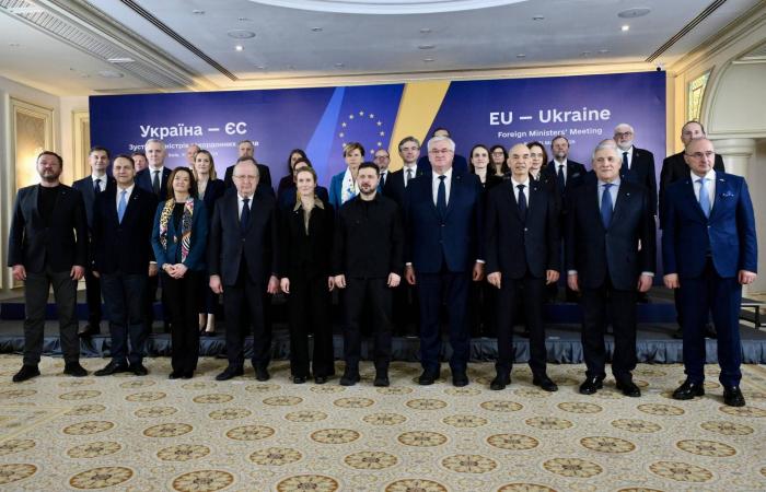 قائد
      البحرية
      الفرنسية:
      الصين
      ستضطر
      للانخراط
      في
      مناقشات
      فتح
      مضيق
      هرمز