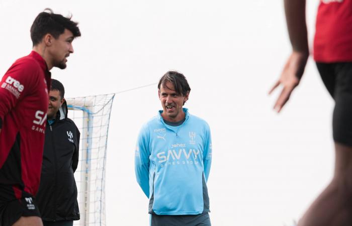 هل
      يتجاوز
      عقد
      إنريكي
      الجديد
      راتبي
      سيميوني
      وإنزاغي؟