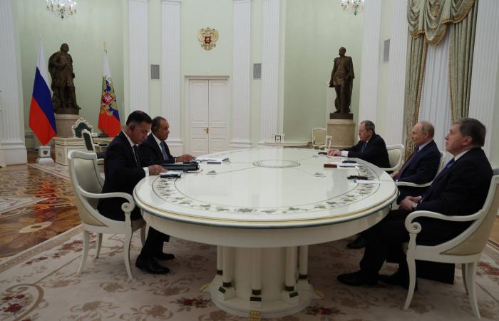 عبد
      العاطي
      في
      موسكو...
      تعزيز
      لتوازنات
      التحالفات
      وتأمين
      لمسار
      الطاقة
      والغذاء