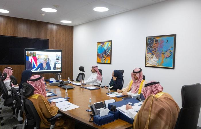 السعودية
      تشارك
      في
      الاجتماع
      الوزاري
      لتنسيق
      إعادة
      فتح
      مضيق
      هرمز