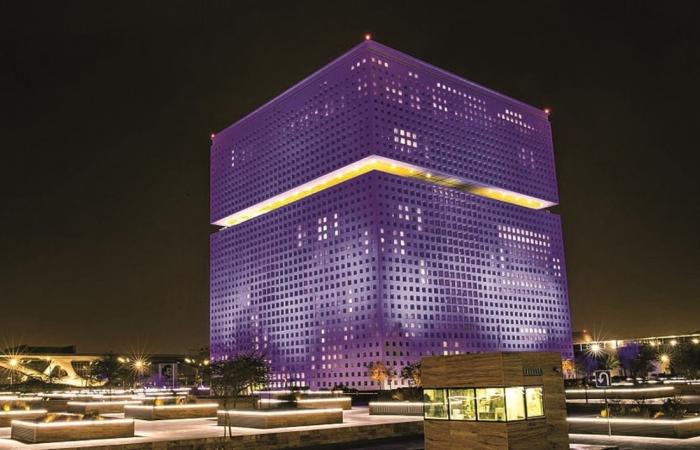 اللون الأزرق يزين مباني مؤسسة قطر دعمًا لمرضى التوحد