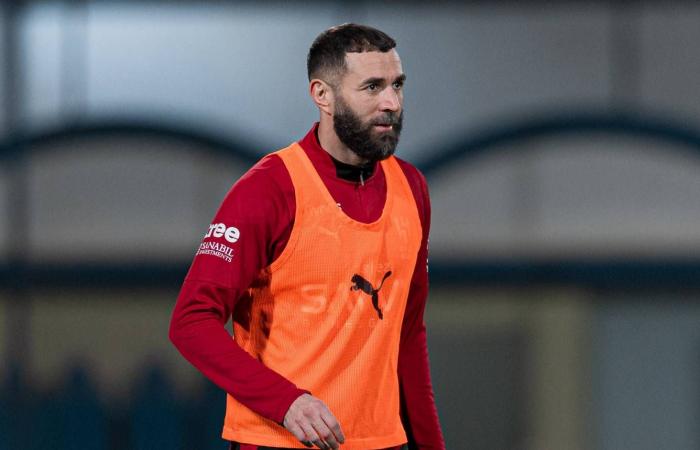 الهلال
      والأهلي
      يواجهان
      التعاون
      وضمك
      بشعار
      «ممنوع
      التفريط»