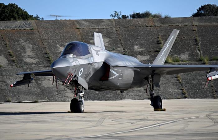 3 مصادر أمريكية تؤكد إسقاط مقاتلة للجيش الأمريكي في إيران