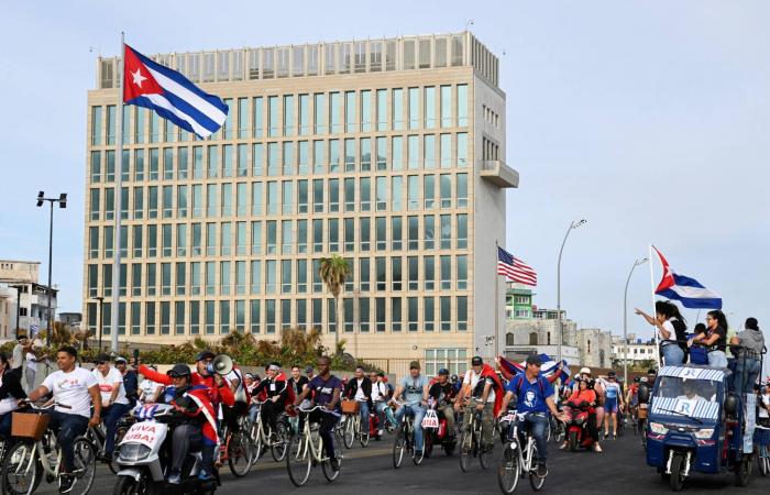 كوبا
      تطلق
      ألفي
      سجين
      وأميركا
      تصر
      على
      تغيير
      «نظامها
      الفاشل»