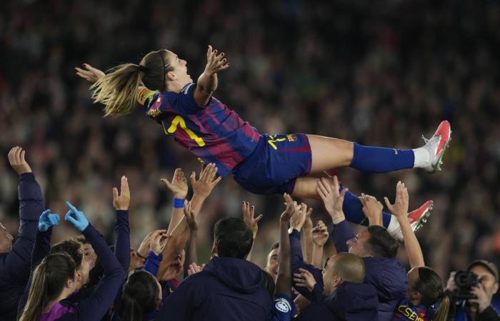 برشلونة
      يسحق
      ريال
      مدريد…
      ويفرض
      إعادة
      تعريف
      «الكلاسيكو»
      في
      كرة
      القدم
      النسائية